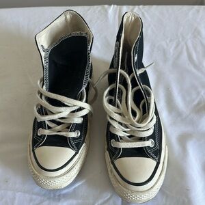 Gently Used - Converse Classic Black and White High-Tops chuck 70